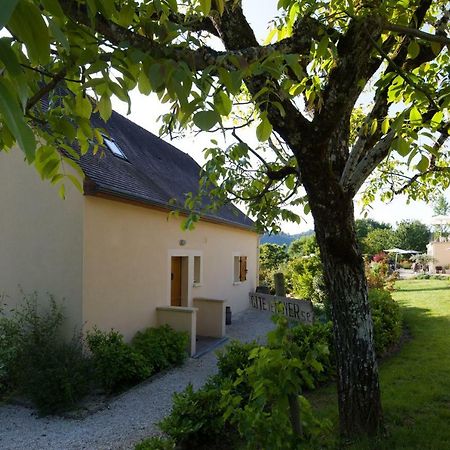 Gite Le Noyer - L'Ancien Vignoble Saint-Julien-de-Lampon المظهر الخارجي الصورة